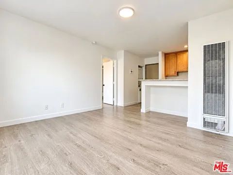 1240 S Bronson Avenue #7