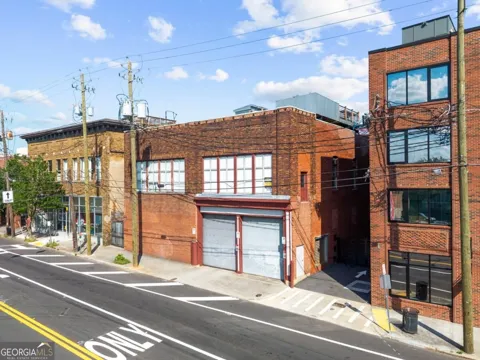 330 Peters ST SW