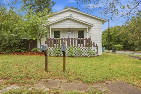 1102 E Lamar Street #A