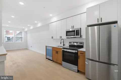 1542 W YORK STREET #1