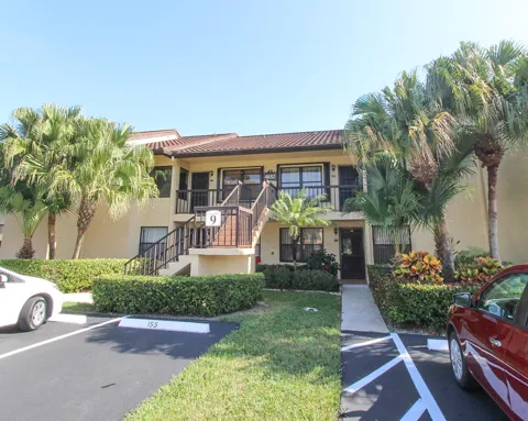 4692 Lucerne Lakes Boulevard E #104