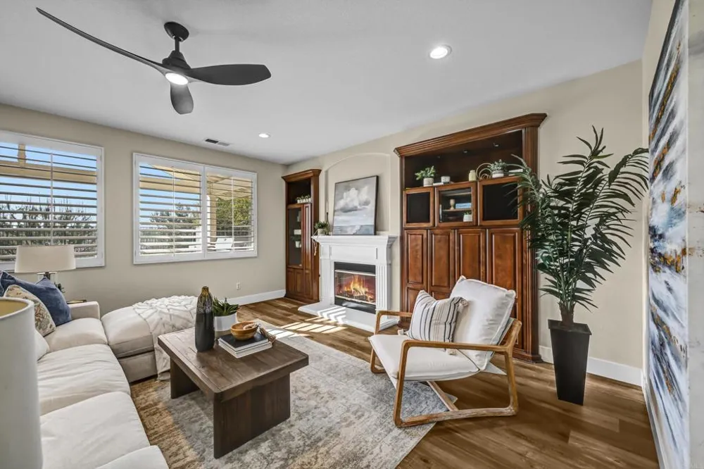 1898 Almagro Lane Escondido, CA 92026