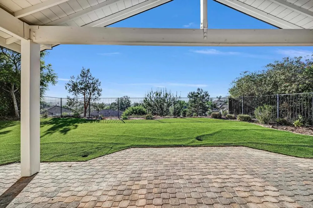 1898 Almagro Lane Escondido, CA 92026