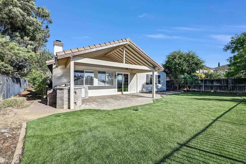 1898 Almagro Lane Escondido, CA 92026