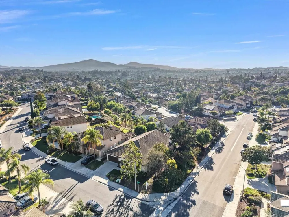 1898 Almagro Lane Escondido, CA 92026