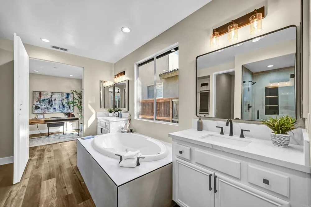 1898 Almagro Lane Escondido, CA 92026