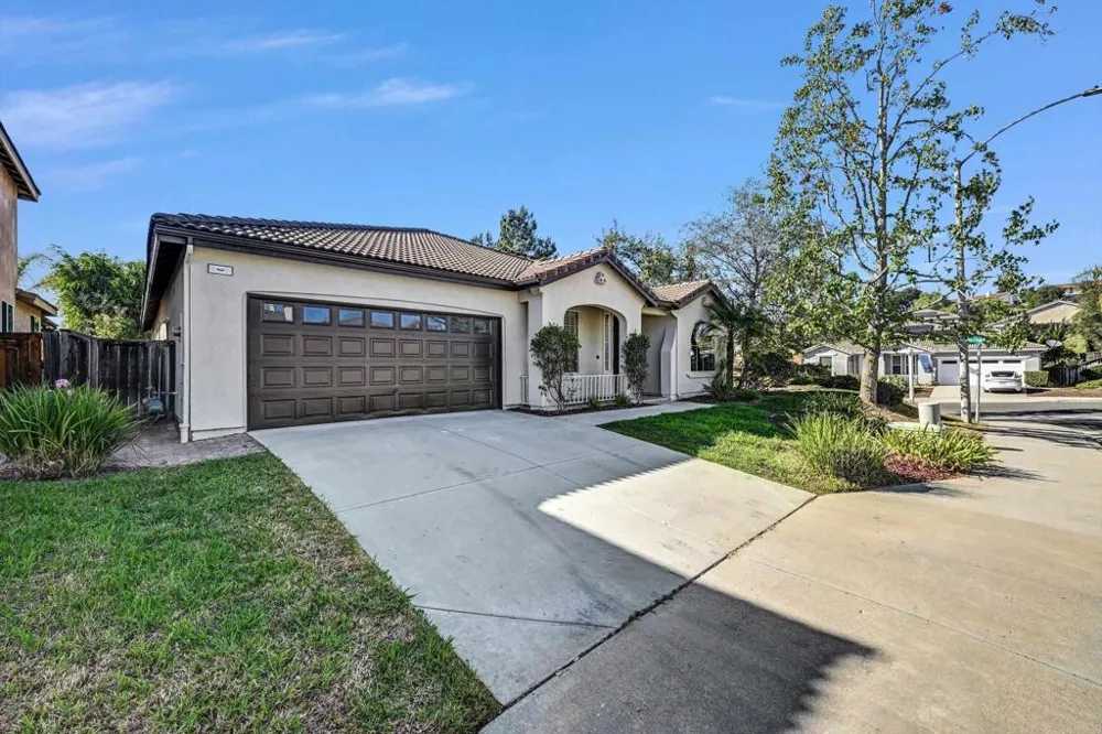 1898 Almagro Lane Escondido, CA 92026