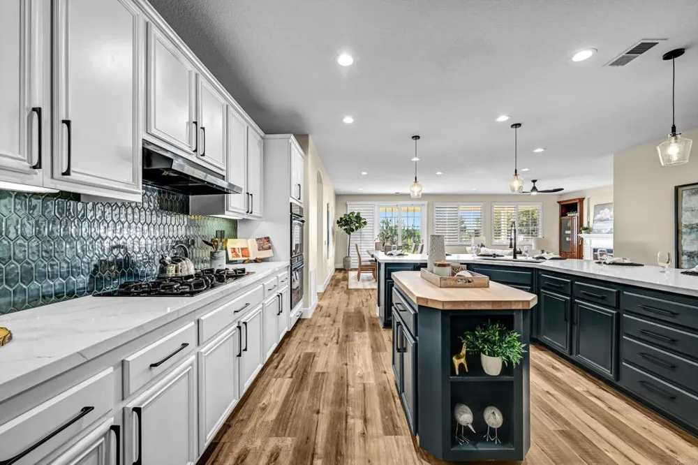 1898 Almagro Lane Escondido, CA 92026