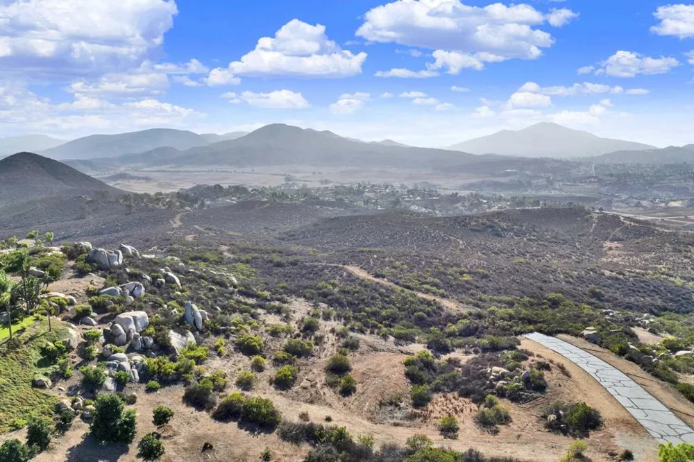 14885 Ufano Drive Jamul, CA 91935