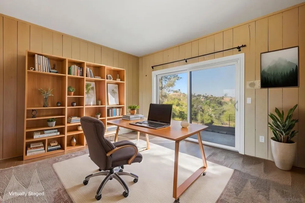 1521 Shadow Knolls Ln El Cajon, CA 92020