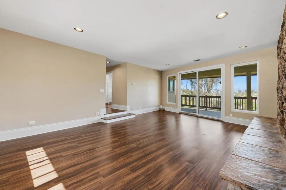 1521 Shadow Knolls Ln El Cajon, CA 92020