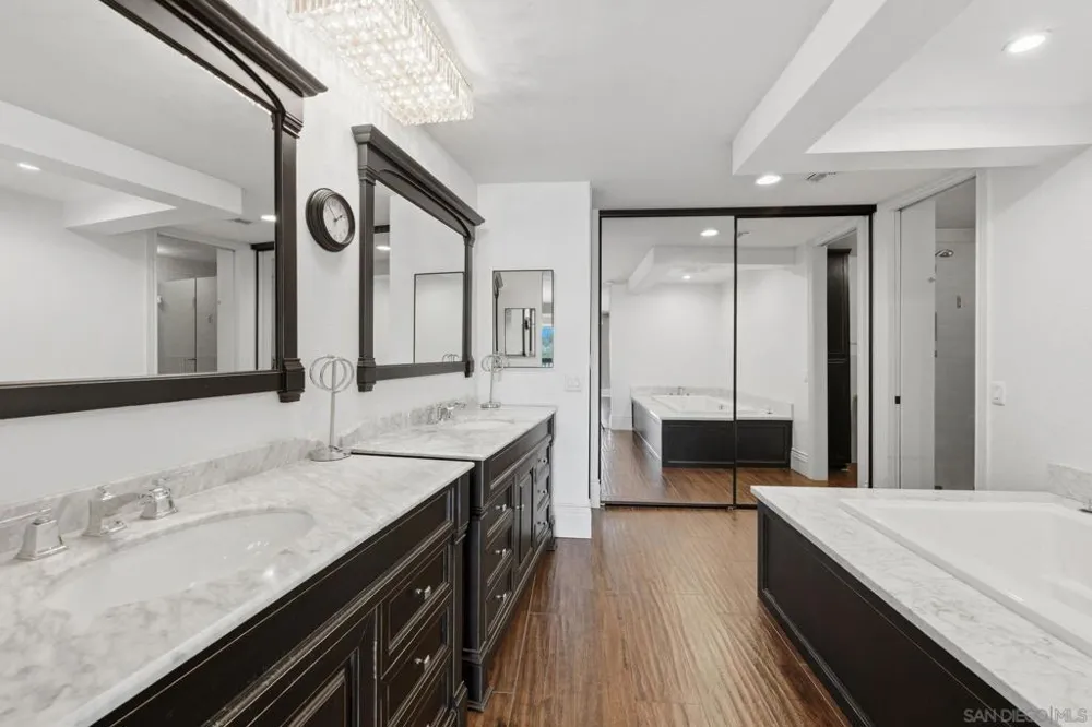 1521 Shadow Knolls Ln El Cajon, CA 92020