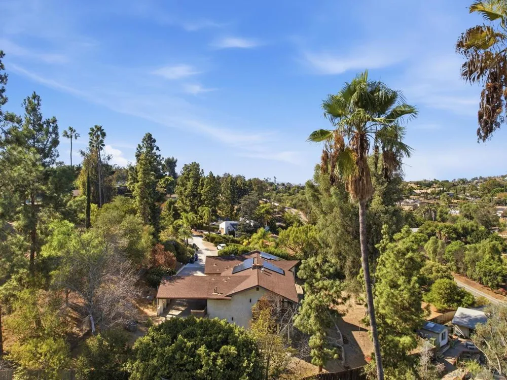 1521 Shadow Knolls Ln El Cajon, CA 92020