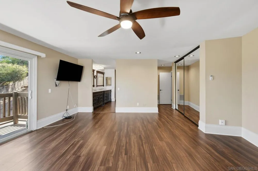 1521 Shadow Knolls Ln El Cajon, CA 92020