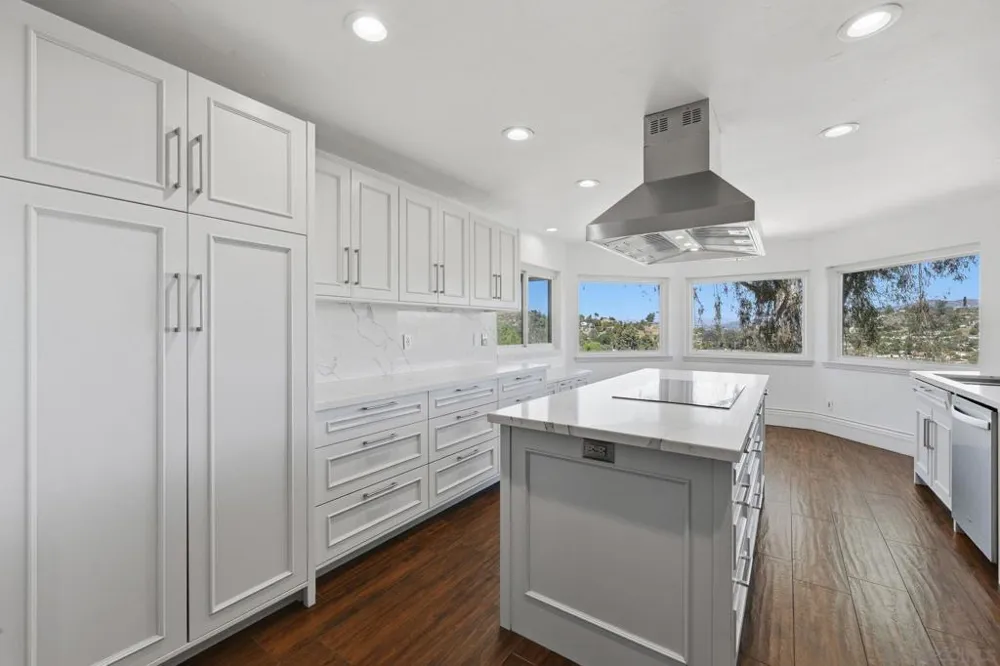 1521 Shadow Knolls Ln El Cajon, CA 92020