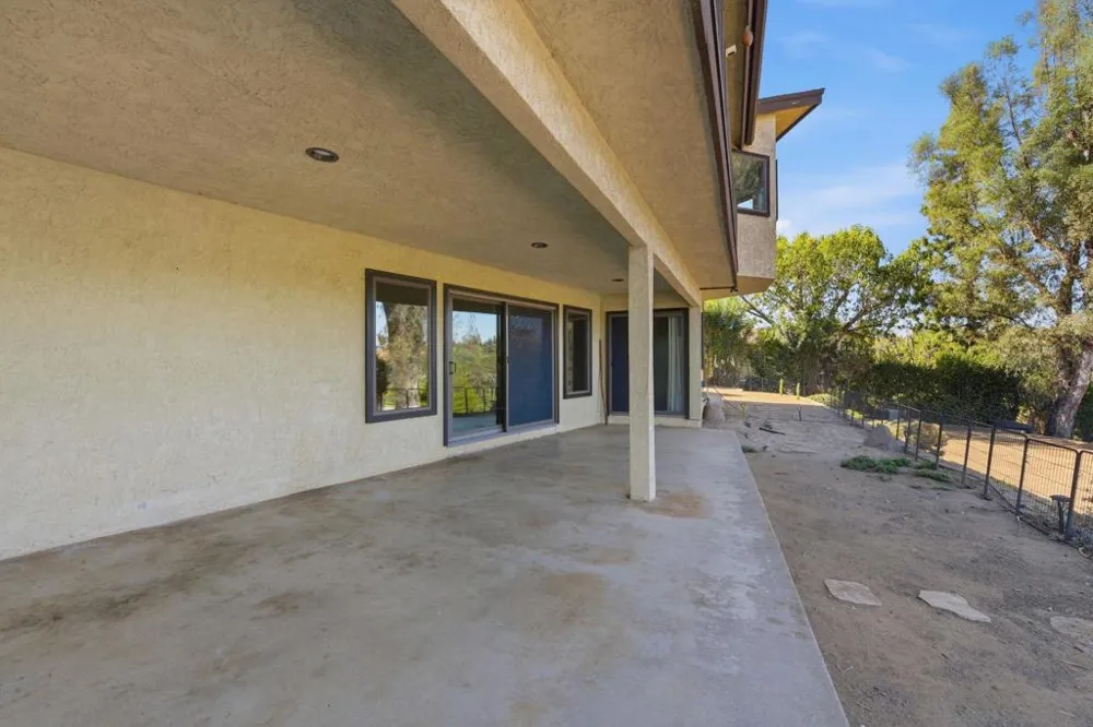 1521 Shadow Knolls Ln El Cajon, CA 92020