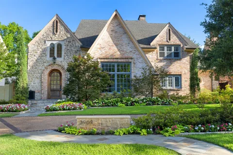 3909 Greenbrier Drive