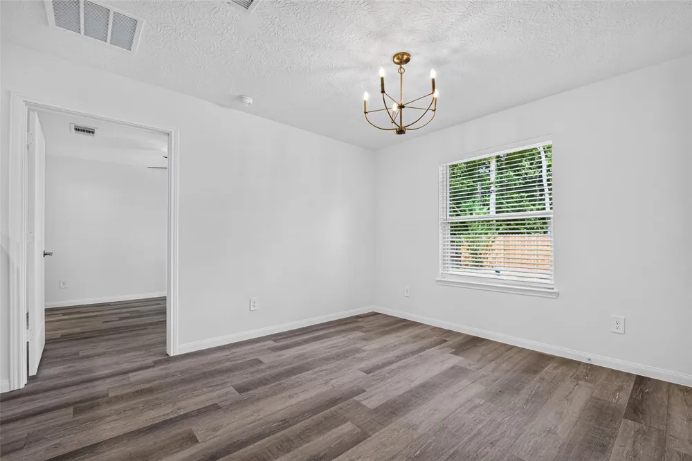 353 Todd Street Tomball, TX 77375