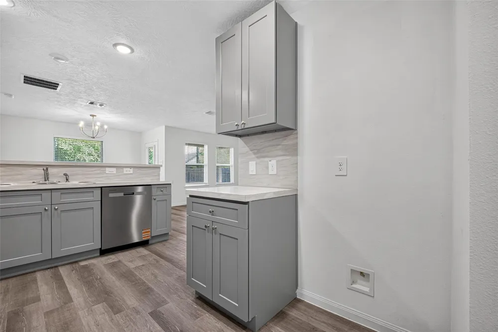 353 Todd Street Tomball, TX 77375