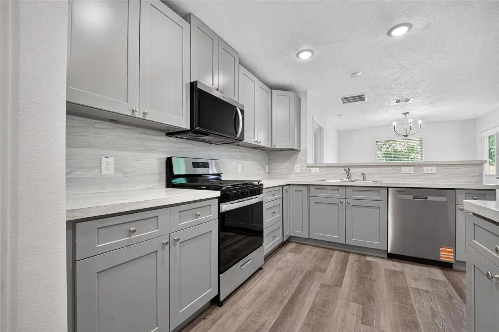 353 Todd Street Tomball, TX 77375