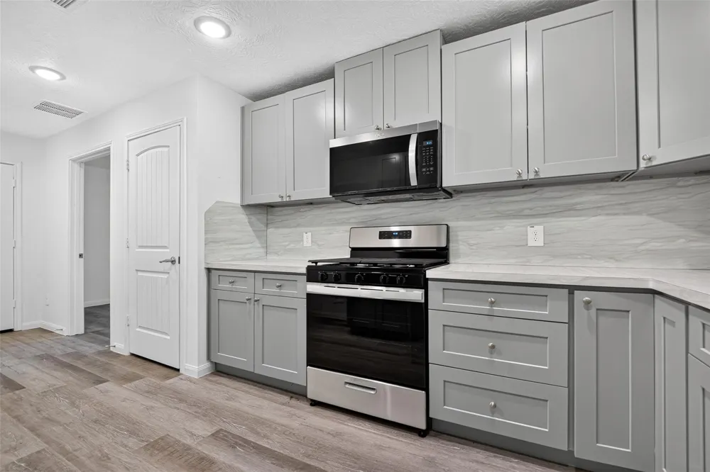 353 Todd Street Tomball, TX 77375