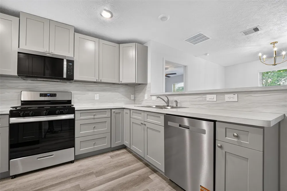 353 Todd Street Tomball, TX 77375