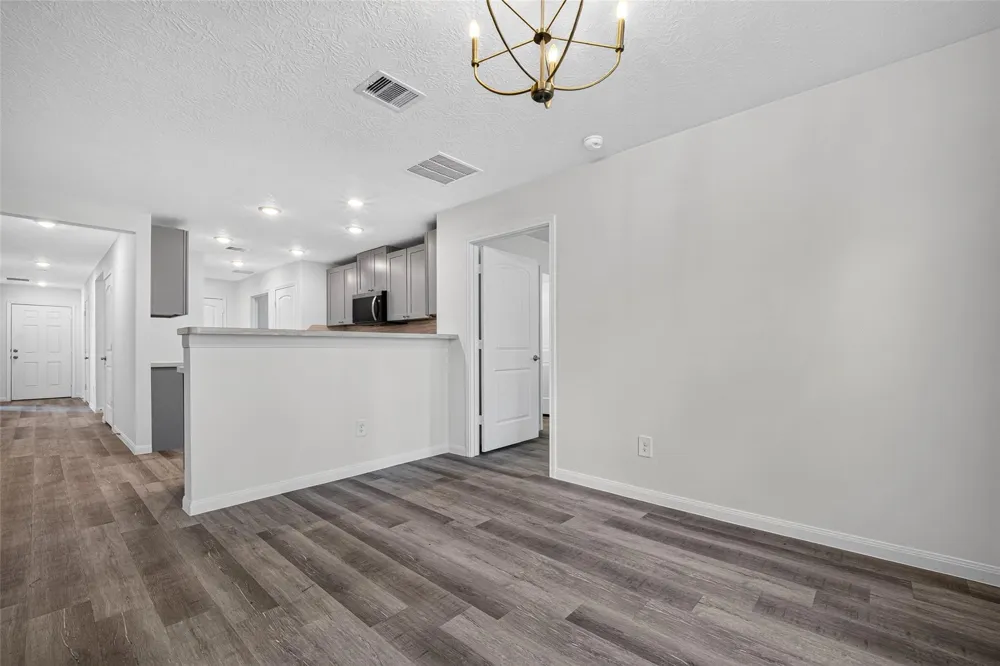 353 Todd Street Tomball, TX 77375