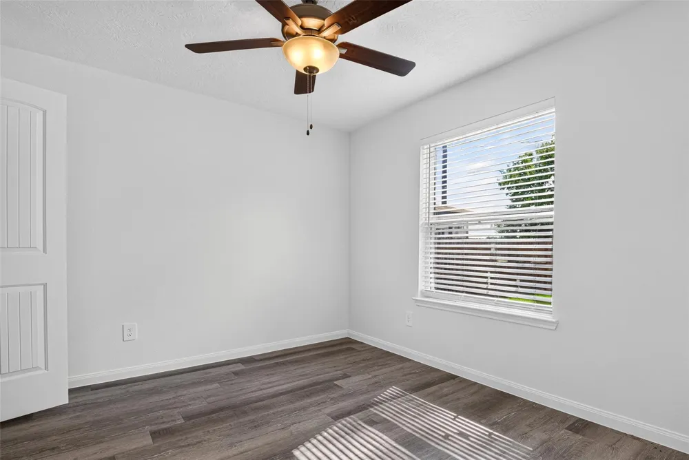 353 Todd Street Tomball, TX 77375
