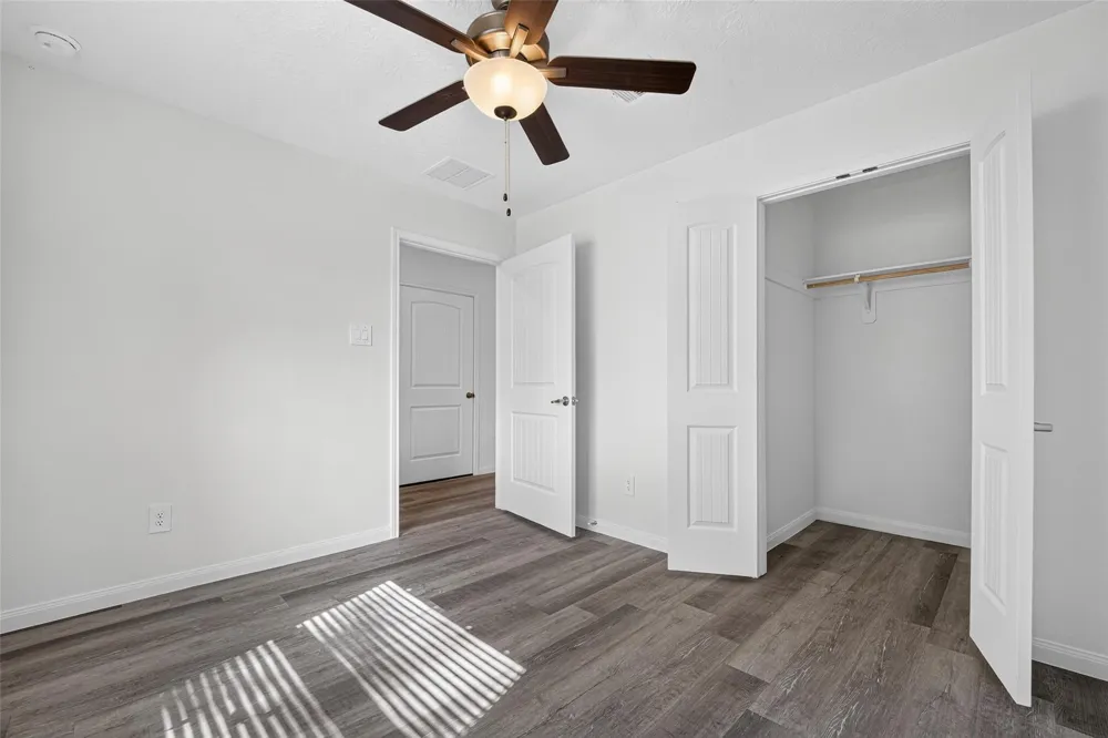 353 Todd Street Tomball, TX 77375