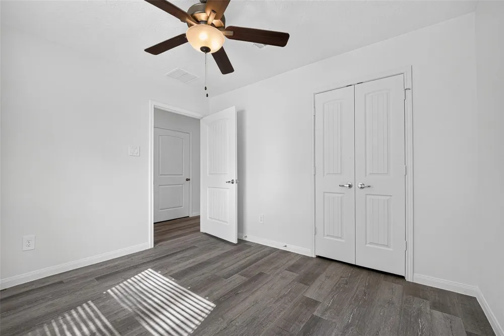 353 Todd Street Tomball, TX 77375