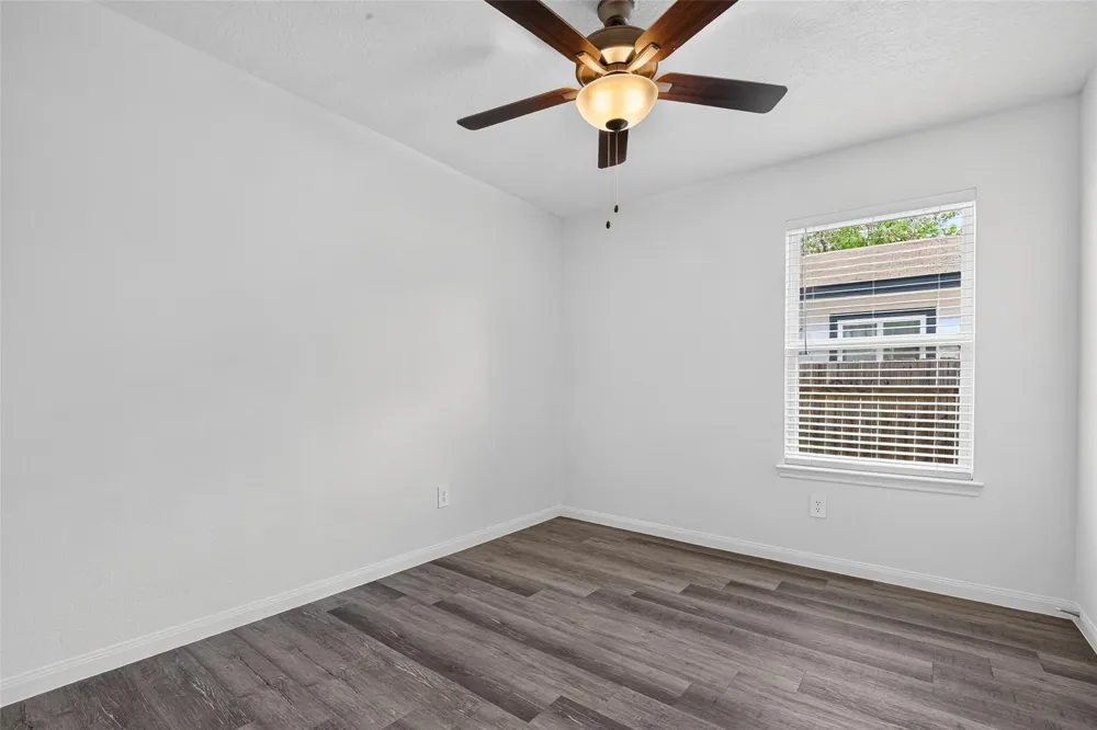 353 Todd Street Tomball, TX 77375