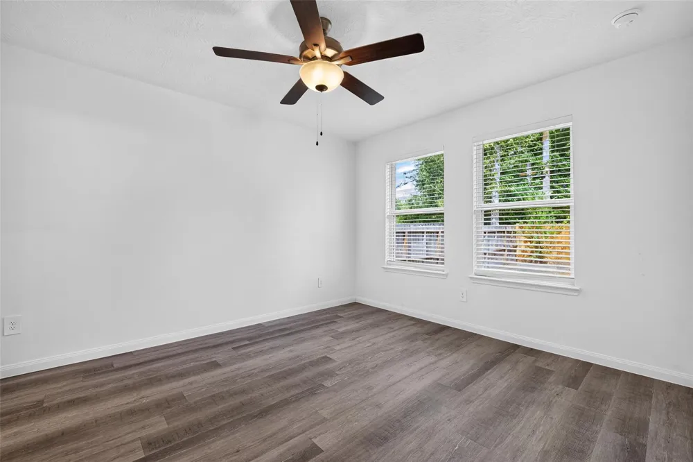 353 Todd Street Tomball, TX 77375