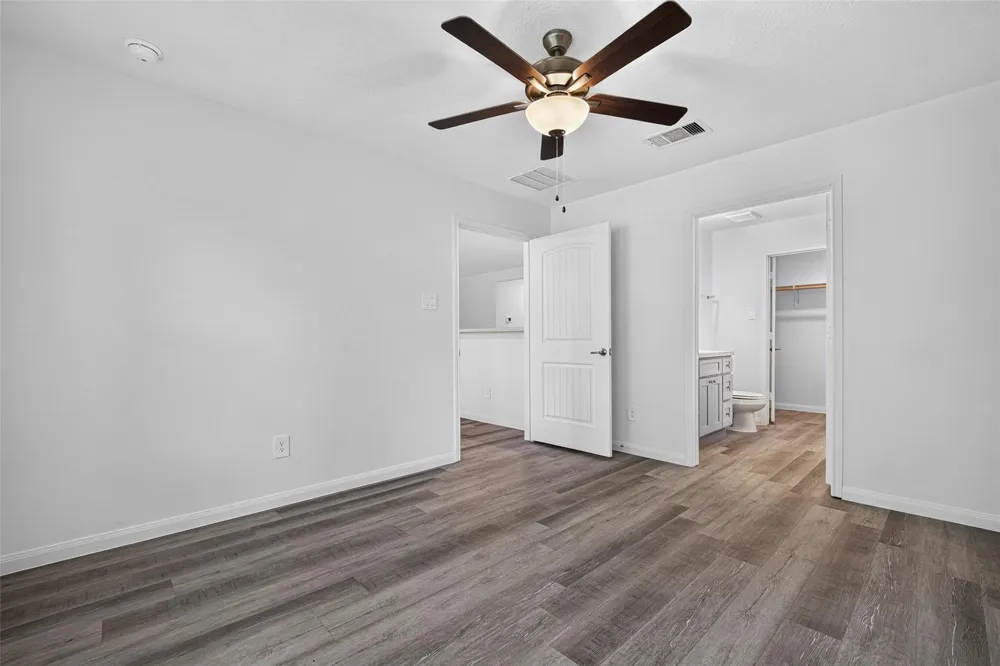 353 Todd Street Tomball, TX 77375