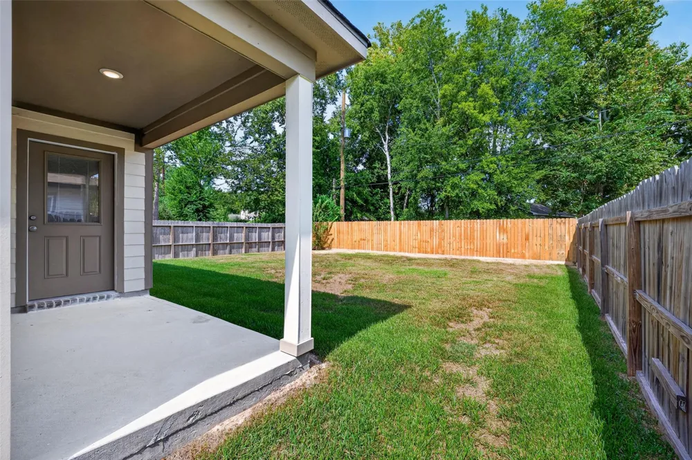 353 Todd Street Tomball, TX 77375