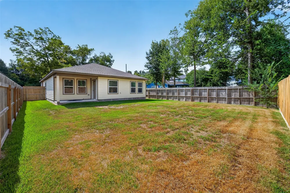 353 Todd Street Tomball, TX 77375