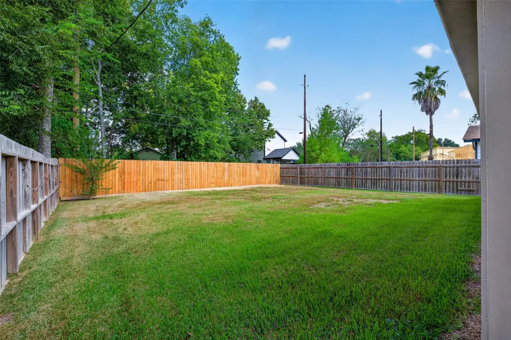 353 Todd Street Tomball, TX 77375