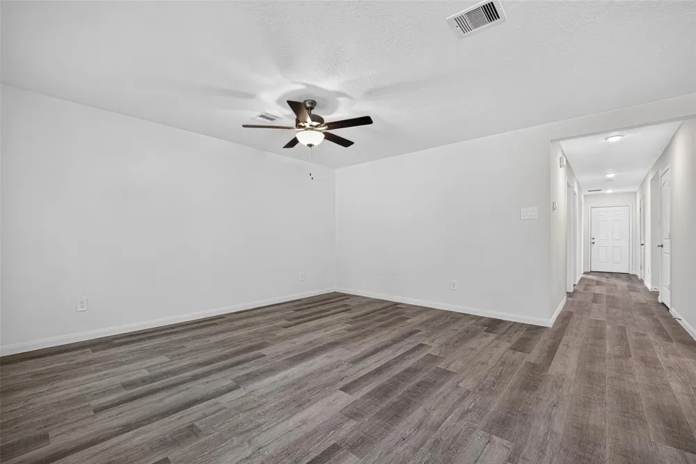 353 Todd Street Tomball, TX 77375