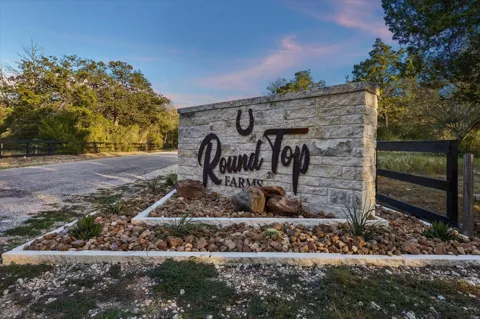 3 Round Top Farms Drive