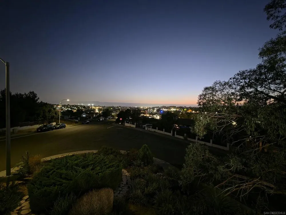 5210 Roswell San Diego, CA 92114