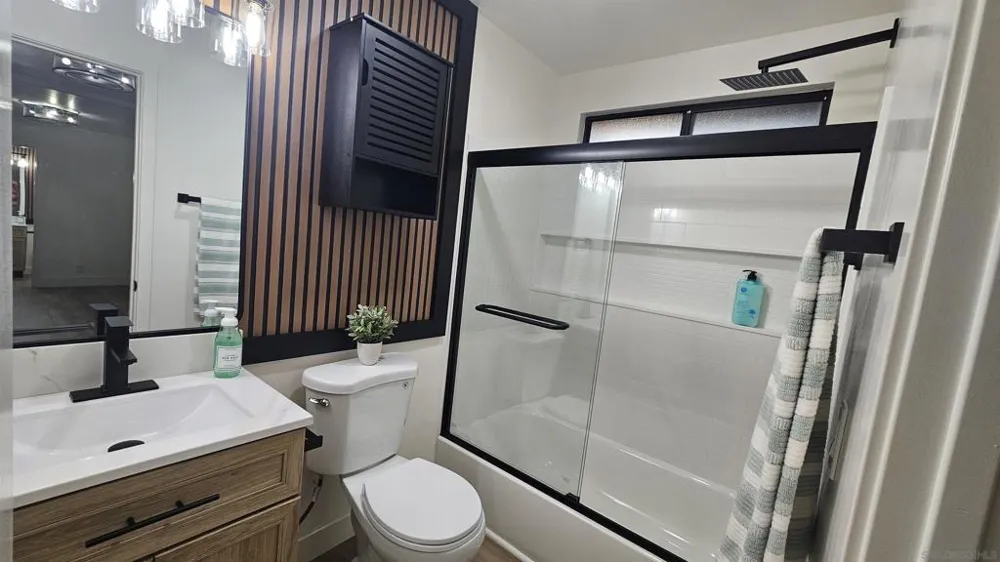 5210 Roswell San Diego, CA 92114