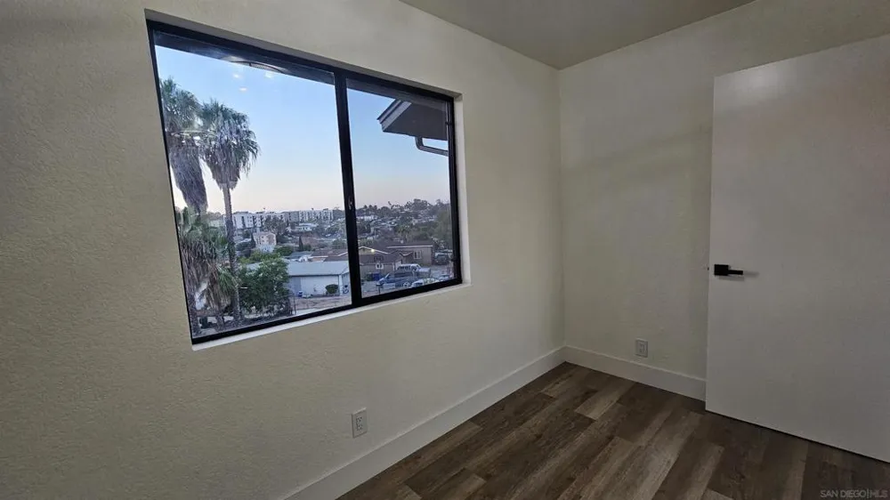 5210 Roswell San Diego, CA 92114