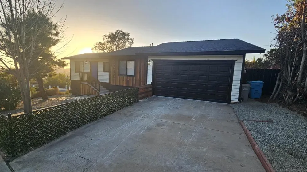 5210 Roswell San Diego, CA 92114