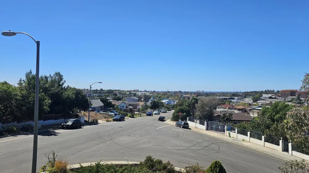 5210 Roswell San Diego, CA 92114