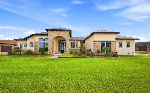 6202 Lago Vista Drive