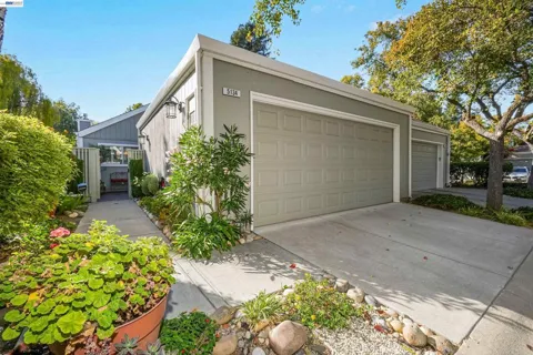 5134 Willowview Ct