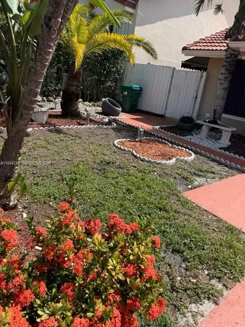 8453 NW 189 Street Rd