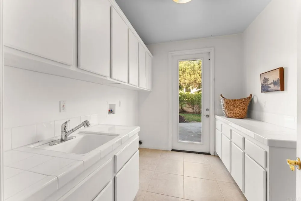 6584 Coneflower Drive Carlsbad, CA 92011