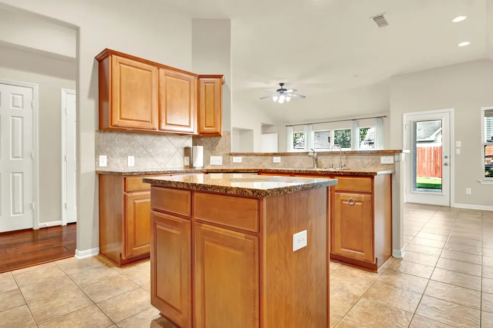 9226 Fernwillow Drive Spring, TX 77379