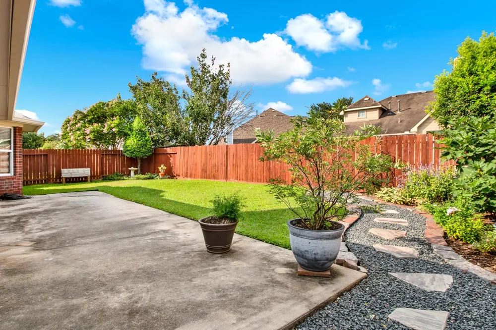 9226 Fernwillow Drive Spring, TX 77379