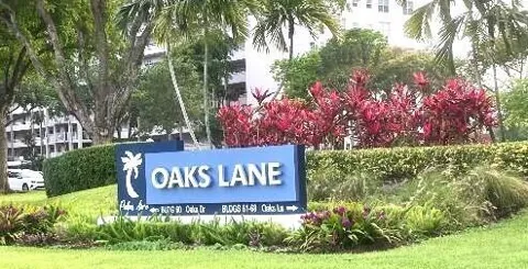 565 OAKS LANE #305